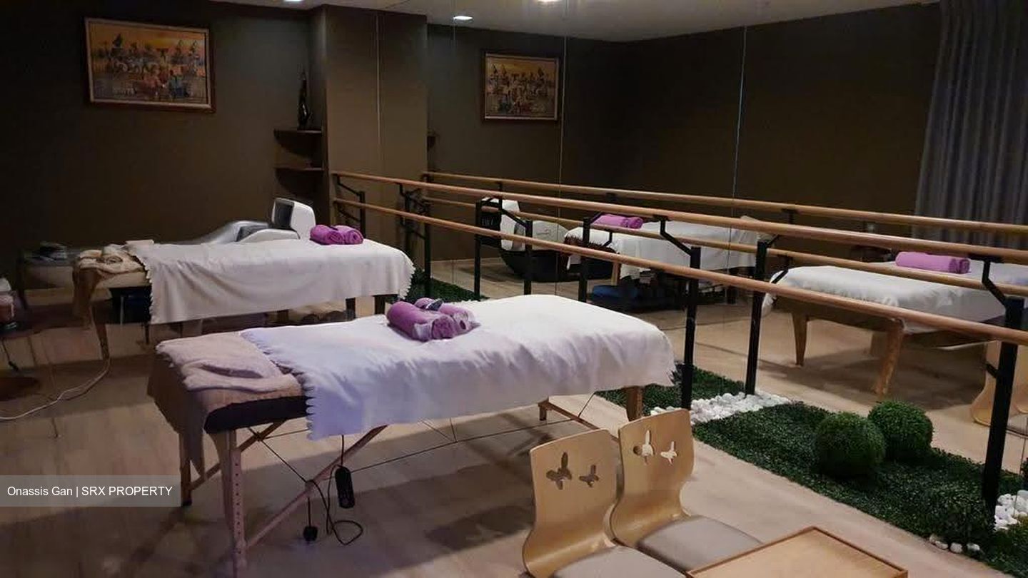 Yio Chu Kang Road (D19), Retail #607939601